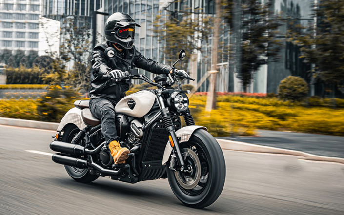 Benda Darkflag 950 : moto